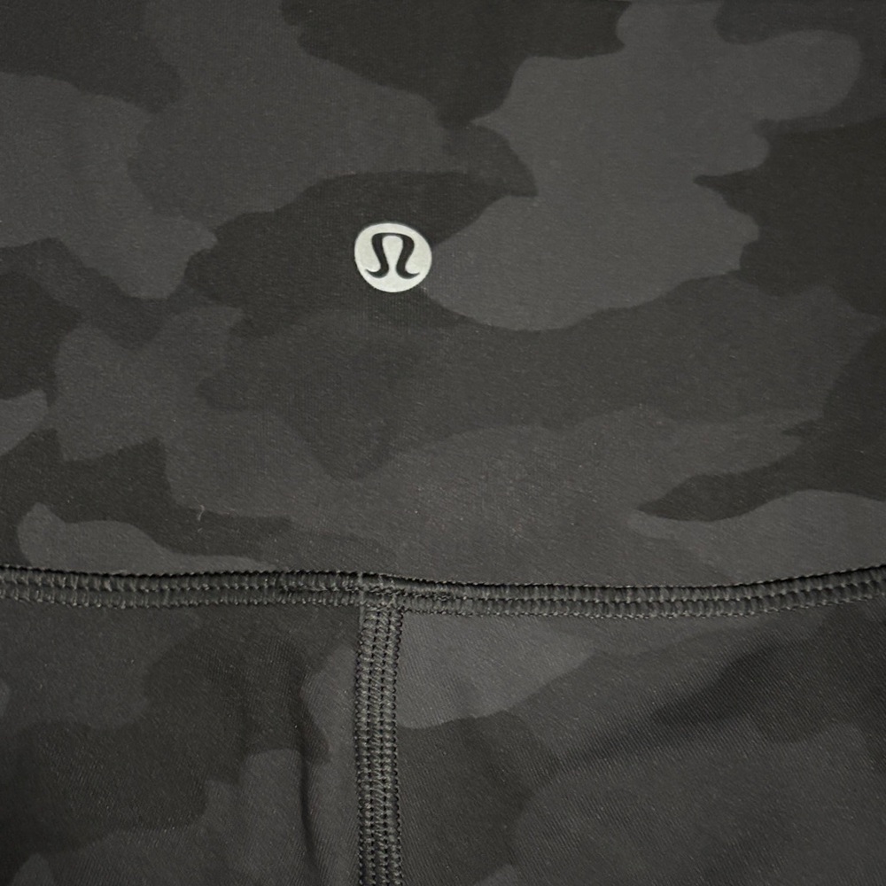Lululemon wunder under 28” heritage 365 camo deep coal multi - Picture 2 of 4